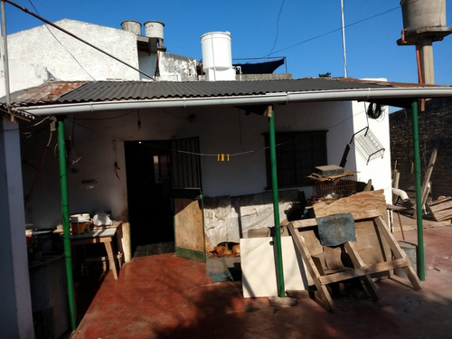 Los Polvorines Oportunidad Vendo Casa A Metros De Calle Rivadavia ( Acepto Ofertas)