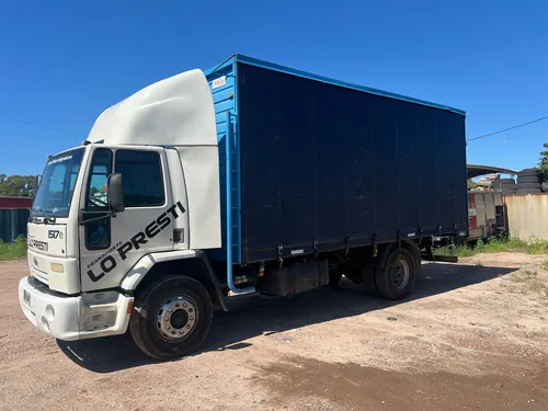 Ford Cargo 1517. Caja Sider 12 Pallets