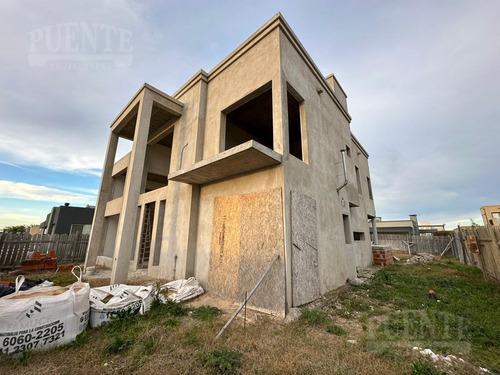 Obra En Construcción A La Venta En Lagos De Canning 1