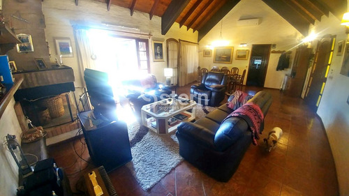 Imagen 7 de 28 de Hermosa Casa En Zona Residencial Cerca De Colegios. 3 Dormitorios. 2 Baños.