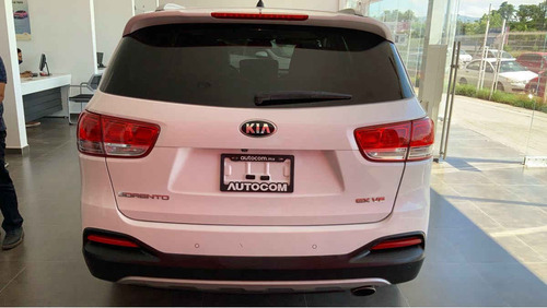 Imagen 4 de 15 de Kia Sorento 2017 5p Ex, V6, Ta, Piel, 7 Pas., Ra-18