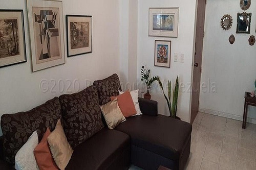 Imagen 2 de 25 de Ls Vende Apartamento La Candelaria 22-17416