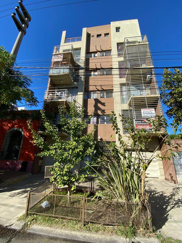 Departamento Con Baulera Y 2 Cocheras En Morón