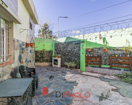Venta · Casa En Villa Bosch · Cochera · pileta