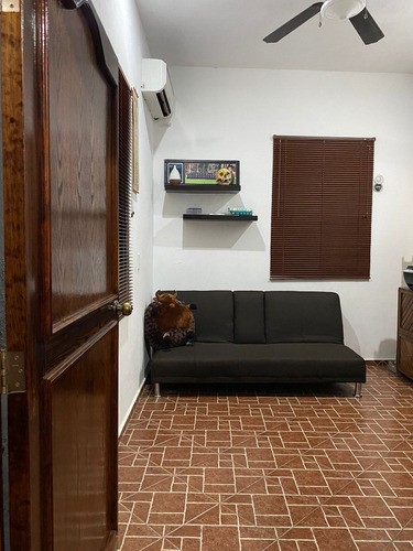 Casa Con Terreno Amplio De 15x25 Mts Y Con Terraza Trasera