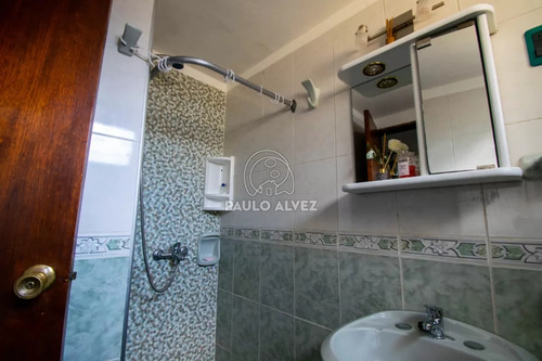 Casa En Alquiler Temporal En Playa Grande, Dos Dormitorios, Un Baño. Predio Cercado.