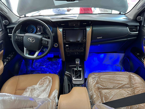 Imagen 11 de 14 de Toyota Fortuner Fortuner Vx.r