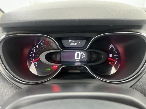 Renault Captur 2.0 Intens Automática