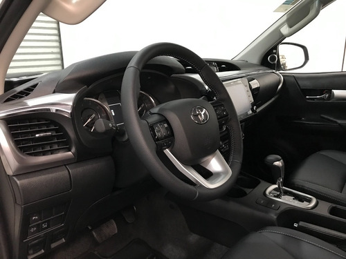 Imagen 14 de 22 de Toyota Hilux 2.8 Srx Srv Dx Sr 4x2 4x4 At Mt Amarok V6