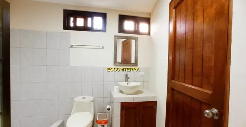 Vendo Moderno Apartamento, Dos Niveles, Dos Amplios Dormitorios, Incluye Area Para Jardin