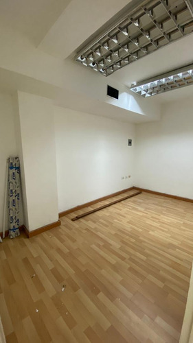 Imagen 12 de 19 de Venta De 12 Locales Comerciales, Sector Barrio Obrero. Adlz