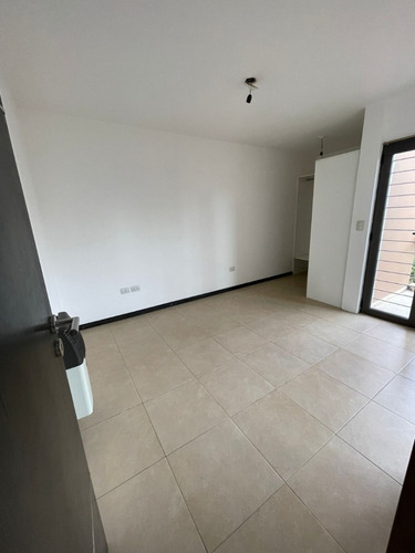 Alquiler Duplex 2 Dorm Con Escritorio B° Lomas Del Chateau.