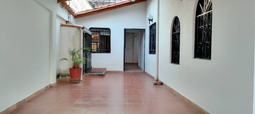 Gl. En Alquiler Apartamento Tipo Estudio Urb. Villa Granadin