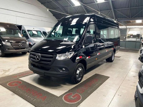 Sprinter 517 Furgão Vitrê Big 15,5m³ Hi-tech 2025