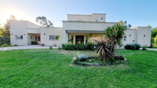 Casa En Venta De 4 Dormitorios En Fincas De San Vicente