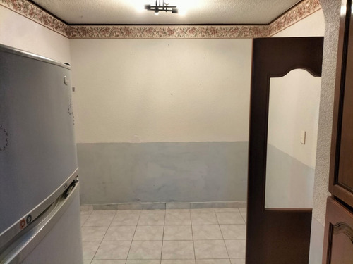 Se Vende Casa En Fraccionamiento Los Arcos En Excelente Ubicación Calle Con Parque Área Verde De Ambos Lados,