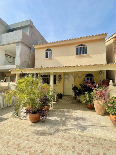 Casa En Venta C.r Casas Bote B