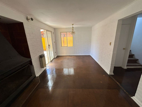 Casa En Venta De 3 Dorm. En Lampa
