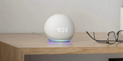 Amazon Echo Dot Echo Dot 4th Gen with clock con asistente virtual Alexa, pantalla integrada glacier white 110V/240V