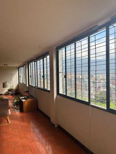 En Venta Apartamento De 192 Mts2 3hab/3b/1e Hermosa Vista De Caracas