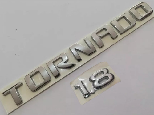 Emblemas Chevrolet Tornado 1.8 Letras Cromadas