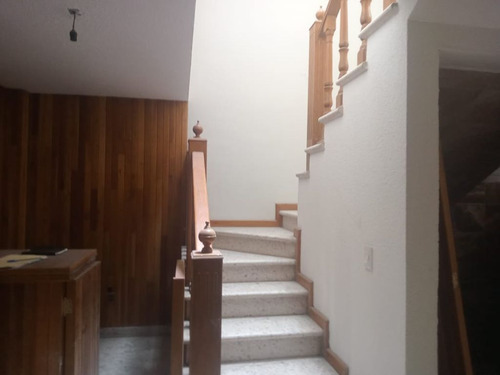 Casa En Venta En Vasco De Quiroga, Morelia.
