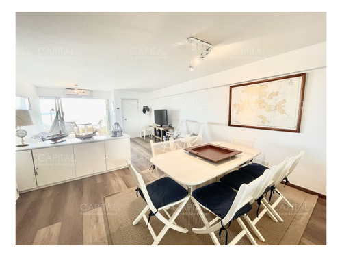 Imagen 7 de 26 de Apartamento De 4 Dormitorios Con Vista Al Puerto En Venta!!