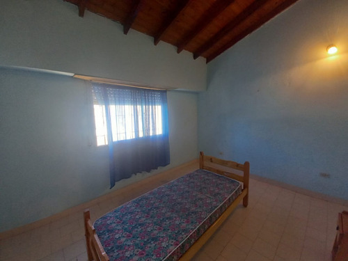 Duplex De 3 Amb En Excelente Zona De Santa Teresita, Amoblado. Calle 34 E/ 4 Y 5