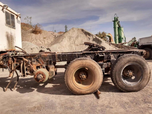 Imagen 8 de 9 de Tractocamion Kenworth Am General