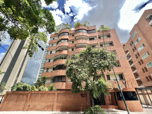 Apartamento En Venta En Campo Alegre 24-976 Yf