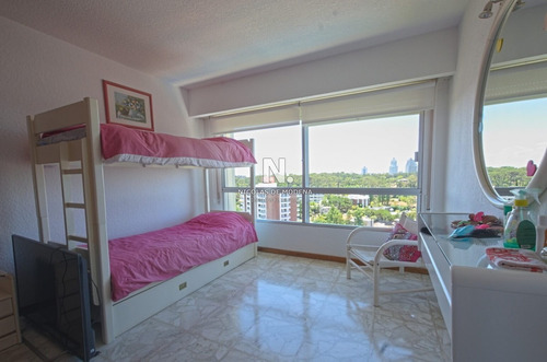 Apartamento En Venta Playa Mansa-ref:4371