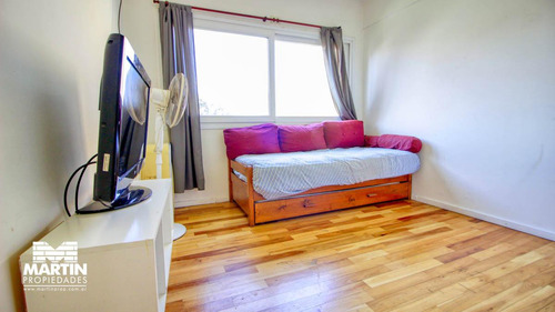 Excelente Y Moderna Casa Minimalista 5 Ambientes Con Pileta - Martínez, 3 Cuadras De Santa Fe