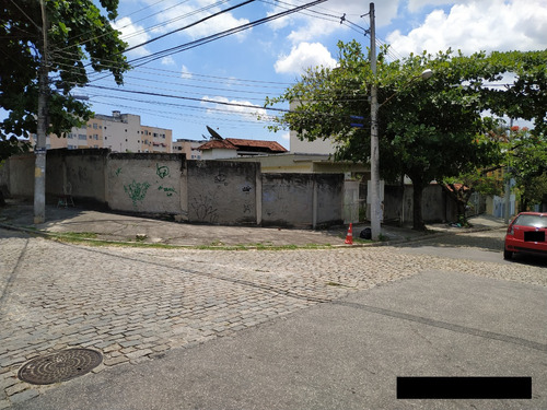 Terreno Todo Murado, De Esquina Centro De Campo Grande 