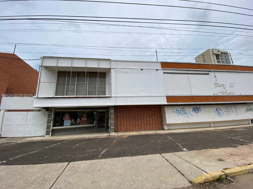 Ev-13 Zona Norte Edificio U Oficina Comercial Avenida 15 Las Delicias