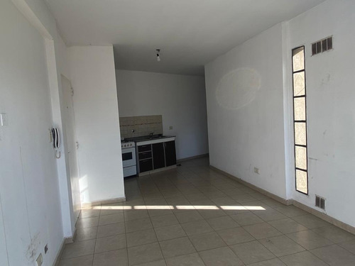 Venta De Departamento En Burzaco: 3 Ambientes Con Cochera, Muy Buena Ubicacion