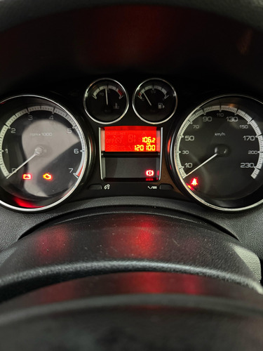Peugeot 408 2.0 Allure 143cv
