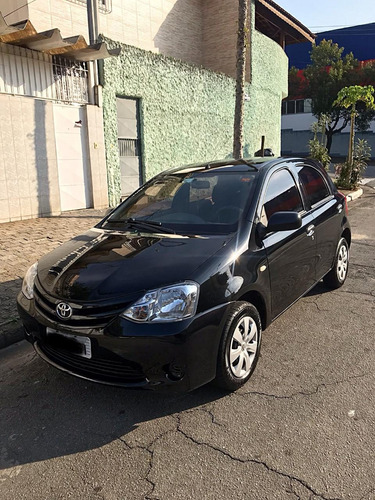 Toyota Etios X - Hatch 4 Portas