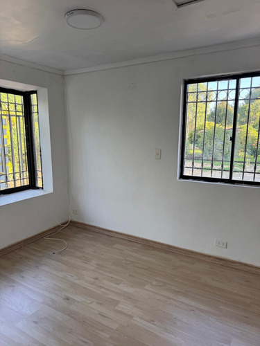 Se Arrienda Casa De 150 Mt2 En Condominio Doña Javiera.