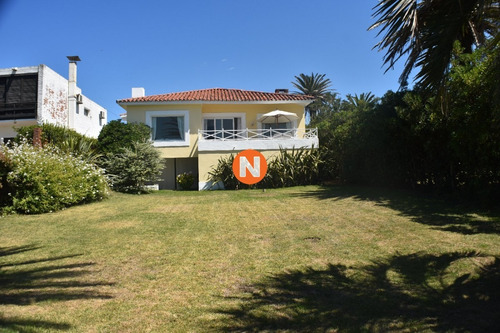 Casa En Venta Zona Faro , Punta Del Este, 4 Dormitorios.- Ref: 208850
