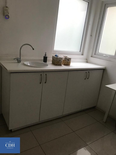 Imagen 10 de 22 de Se Arrienda Oficina En Pdte Riesco/8 Privados-5b-3e.el Golf