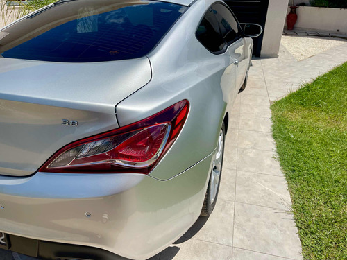 Hyundai Genesis 3.8 Coupe 300cv 8at