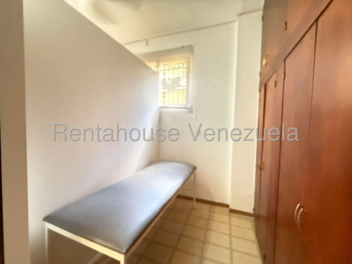 Ft Casa Comercial A Pie De Calle En Alquiler Ubicada En La Avenida Principal De Los Chorros - Mls#25-16414