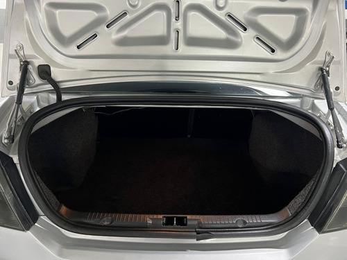 Imagem 13 de 13 de Ford Fiesta Sedan Ano 2011 1.6 Completo