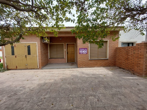 Casa En Muy Buenas Condiciones Y Con Un Amplio Terreno