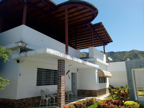 Imagen 2 de 14 de Casa En Venta Barrio Sucre Maracay 22-8046 Df