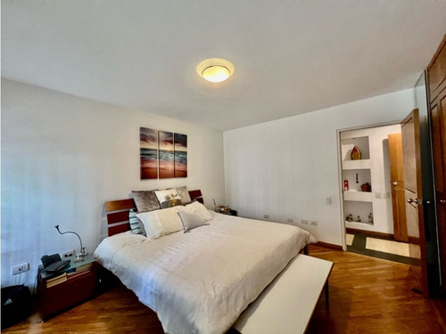 Se Vende Pb 400m2 + 400m2 Terraza 4h+s+e/5b/2p Lomas De Las Mercedes