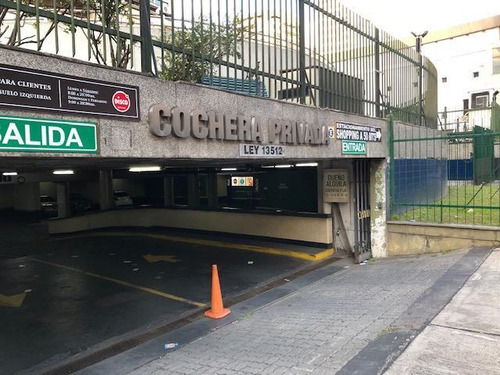 Imagen 1 de 6 de Dos Cocheras Grandes (para 4x4) Frente A Alto Palermo