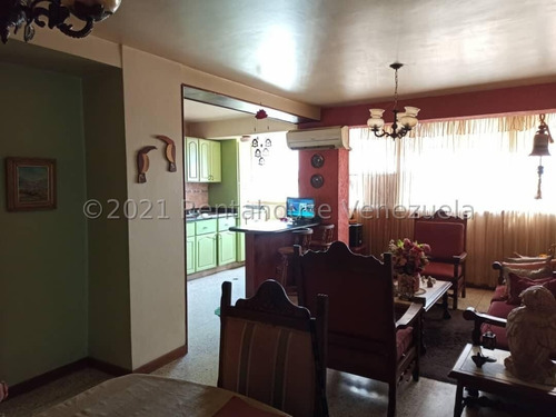Imagen 7 de 20 de Comodo Apartamento En Venta Urb El Centro Mcy Estef 22-5115