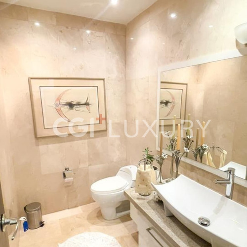 Cgi+ Luxury Lecheria Vende Espectacular Casa En La Urb. Las Villas