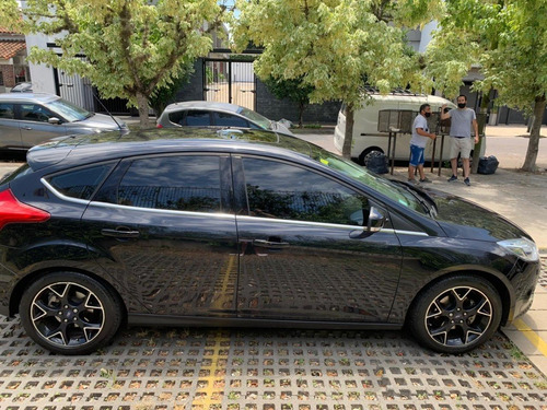 Ford Focus Titanium 5p Mt